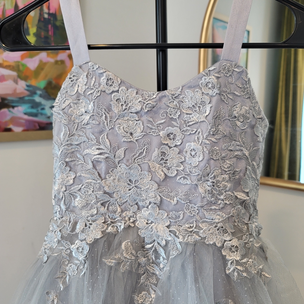 Beautiful Silver Lace Tulle Party Dress Girls Size 5